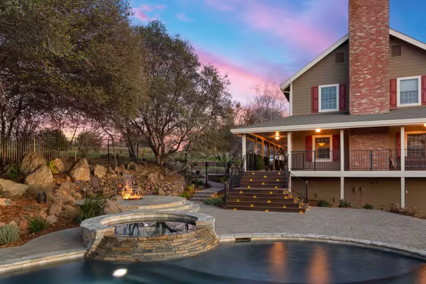 Sweet Road custom deck by Stone Ridge Decking, photo 3