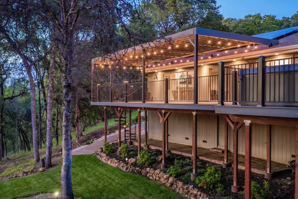 Timber Ridge custom deck by Stone Ridge Decking, photo 1