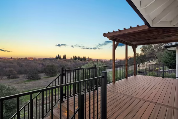 Vintage Way custom deck by Stone Ridge Decking, photo 2