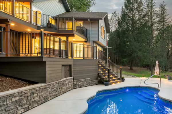 Walgra custom deck by Stone Ridge Decking, photo 2